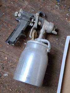 lot 73 image: Air Spray Gun