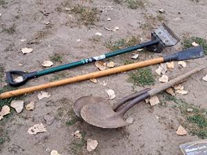 lot 218 image: Lot of (4) YardGarden Tools - Shovels, Chopper, Tear-Off Shovel