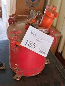 lot 185 image: Paint Pot