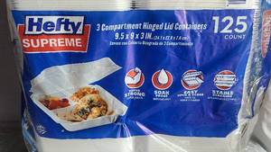 lot 32 image: New Hefty 125 Count Food Storage Container