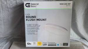 lot 81 image: NEW Unopened Light Fixture