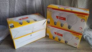 lot 175 image: Lot of Light Bulbs