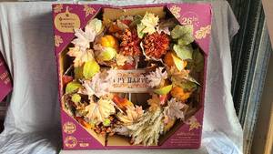 lot 185 image: NEW Members Mark Fall Wreath