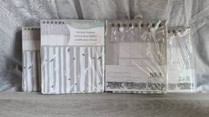 lot 211 image: New Lot of Four (4) Trend Lab Valances