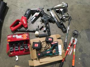 lot 24 image: Lot of Tools and Hardware Various Models and Conditions  Customer Returns See Pictures