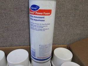 lot 409 image: 12- 23 oz Cans Diversey Bravo Power...