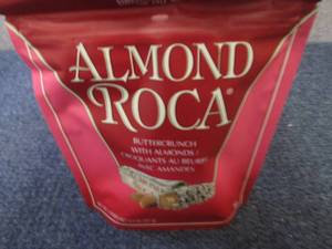 lot 459 image: 8- 4.5 oz pks Almond Roca Buttercru...