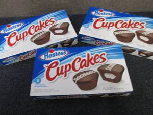 lot 462 image: 3-12 oz 8 pks Boxes Hostess Cupcake...