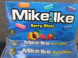 lot 469 image: 12- 5 oz Boxes Mike & Ike Berry Bla...