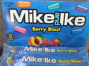 lot 470 image: 12- 5 oz Boxes Mike & Ike Berry Bla...