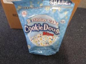 lot 475 image: 8- 10.5 oz Pks Birthday Cake Cookie...