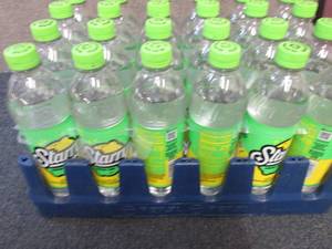 lot 492 image: 24- 16.9 oz Bottes Starry...