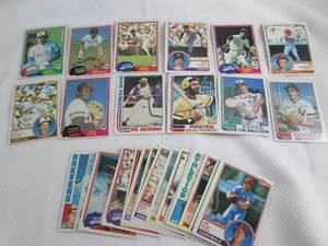 lot 17 image: Assorted 1981 - 1983 Topps Baseball...