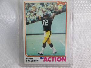 lot 25 image: 1982 Topps Terry Bradshaw Card...
