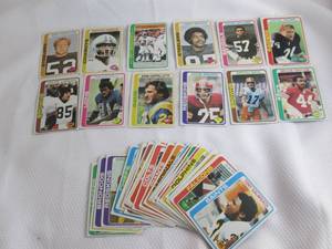 lot 42 image: 40 1978 Topps Football Cards...
