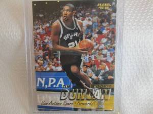 lot 104 image: 1997-98 Fleer  Tim Duncan Rookie Ca...