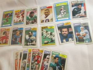 lot 124 image: Assorted 1987 Topps Football Cards...