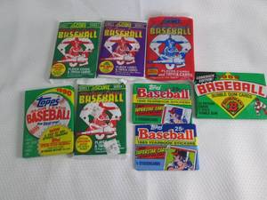 lot 205 image: 8 Assorted Baseball Packs...