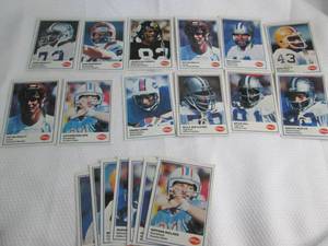 lot 212 image: 20 1982 Kelloggs Football Cards...
