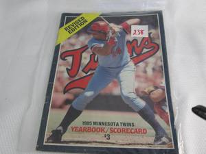 lot 238 image: 1985 Minnesota Twins Yearbook ...