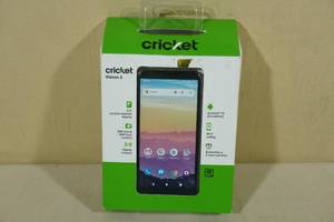 lot 16 image: Cricket Vision 3 Android 10 Smartphone