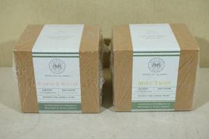lot 83 image: 2 6oz Begonia and Bench Candles -Sunrise & Nectar, Mint Twist