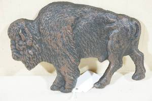 lot 125 image: Cast Iron Bull Buffalo Wall Dcor