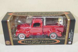 lot 129 image: Premier Edition 1940 Ford 118 Die Cast Replica