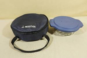 lot 145 image: Anchor Hocking 2 Quart Casserole Glass Bowl with Lid and Insulated Carry Bag