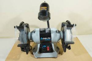 lot 152 image: Delta 8 Variable Speed Bench Grinder