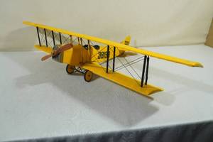 lot 172 image: Curtiss US Army Bi-Plane Model