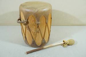lot 173 image: Handmade Native Sioux American Indian Wood Drum