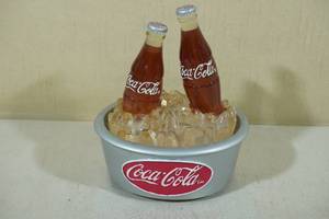 lot 207 image: Vintage Coca-Cola Light