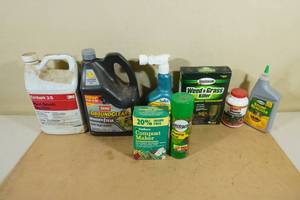 lot 218 image: Assorted Lawn CareWeed Control