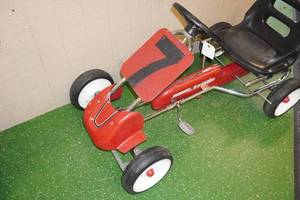 lot 1F image: Vintage Radio Flyer Pedal Car
