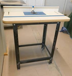 lot 5 image: Router table