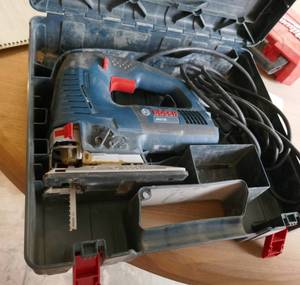 lot 46 image: Bosch jigsaw - works great
