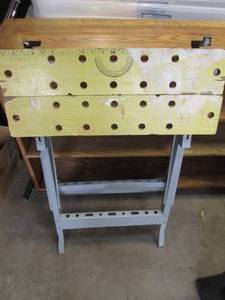 Fold-up workbench mate...