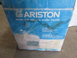 Ariston under sink 2.5-gallon elect...