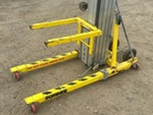 Sumner Model 2124 Commercial Portable Material Hoist