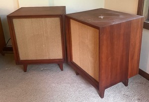 lot 5 image: Pair of Mid Century Modern Vintage Speakers