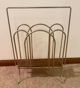lot 46 image: Retro Literature Rack