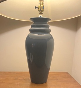 lot 63 image: Classy Ceramic Table Lamp
