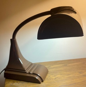 lot 65 image: Vintage Adjustable Height Desk Lamp