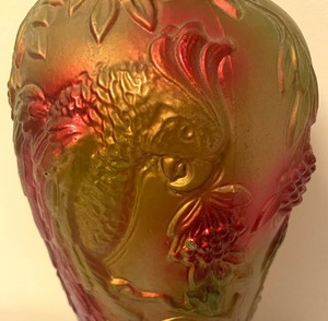 lot 75 image: Pretty Parrot Motif Vase