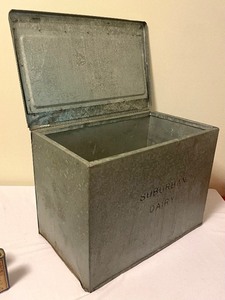 lot 90 image: Variety of Vintage Wares
