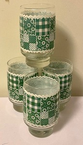 lot 96 image: Variety of Vintage Drinkware