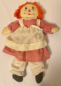 lot 107 image: Vintage Raggedy Ann and Andy Dolls