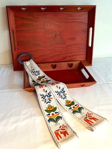 lot 27 image: Vintage Scandinavian Dala Horse Folk Art Wall Plate Hanger
