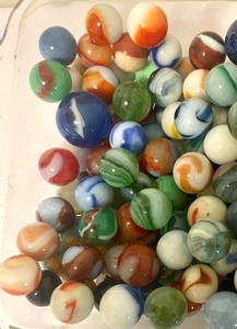 lot 152 image: Variety of Vintage Marbles